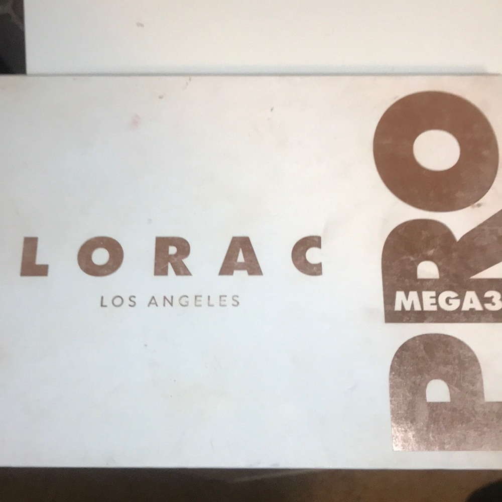 SOLD ❌ Lorac Mega Pro 3!
